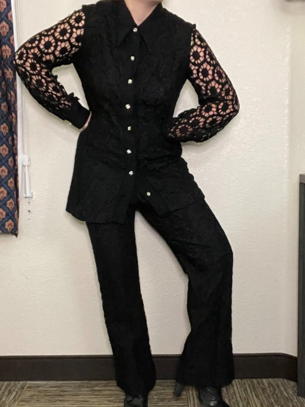 Vintage 70s Robbie Bee Black Crochet Lace Dagger Collar 2 Piece Pant Set Retro